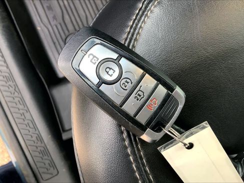 Certified 2022 Ford Explorer XLT w/ Equipment Group 202A image 14