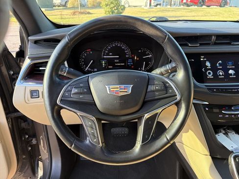 Used 2019 Cadillac XT5 Luxury FWD image 24