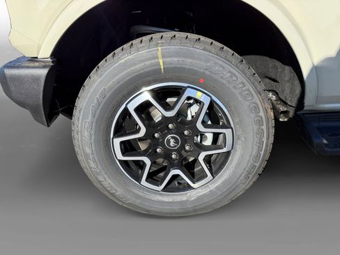New 2025 Ford Bronco Outer Banks AWD/4WD image 9