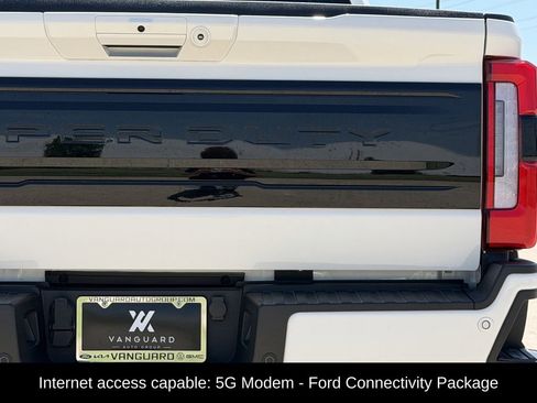 Used 2026 Ford F250 Platinum AWD/4WD image 9