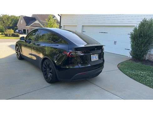 Used 2023 Tesla Model Y Performance AWD/4WD image 4