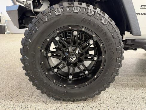 Used 2017 Jeep Wrangler Sport w/ Quick Order Package 24S AWD/4WD image 9