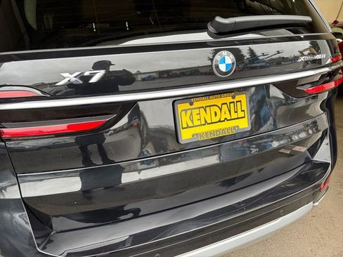 Used 2023 BMW X7 xDrive40i w/ Parking Assistance Package AWD/4WD image 19