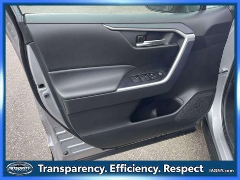 Used 2025 Toyota RAV4 XLE image 15