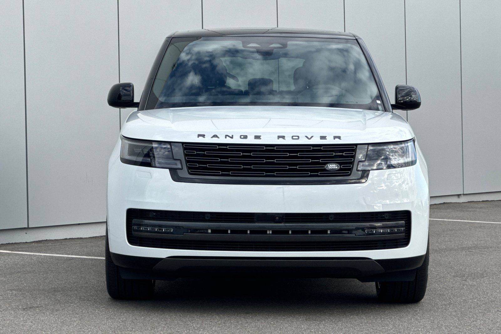 New 2026 Land Rover Range Rover Long Wheelbase SE AWD/4WD image 8