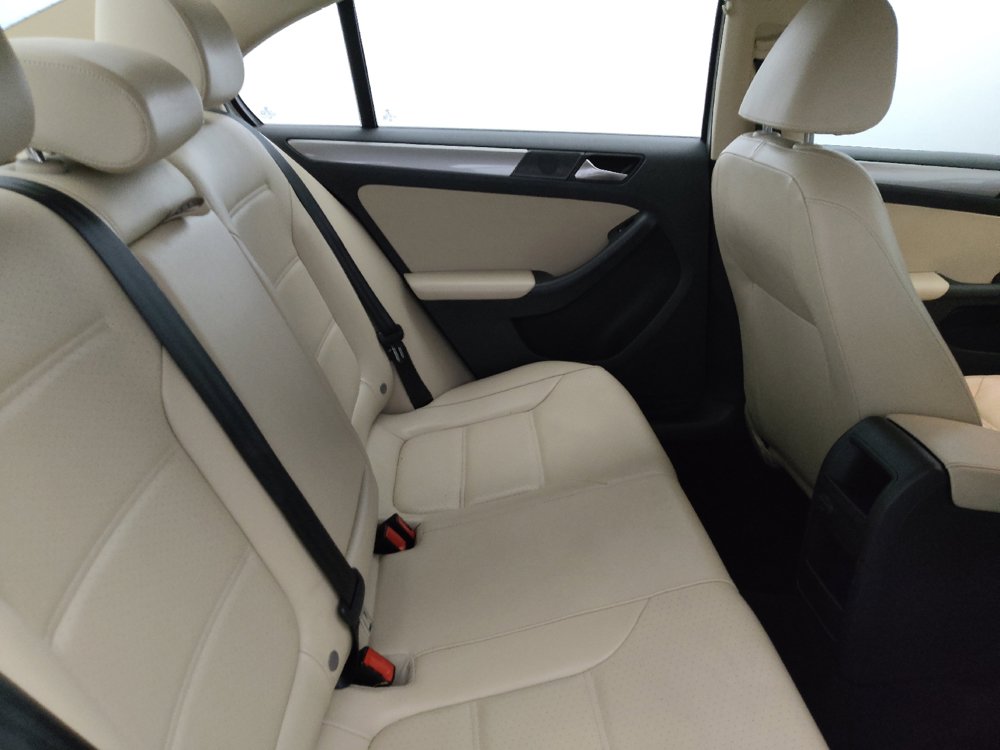 Used 2017 Volkswagen Jetta SE FWD image 19