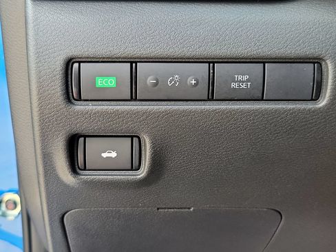 Used 2024 Nissan Sentra SV FWD image 35