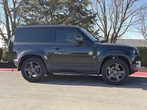 Used 2024 Land Rover Defender 90 S image 2