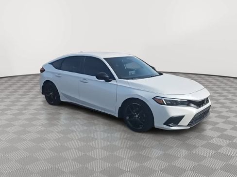 Used 2023 Honda Civic Sport image 2