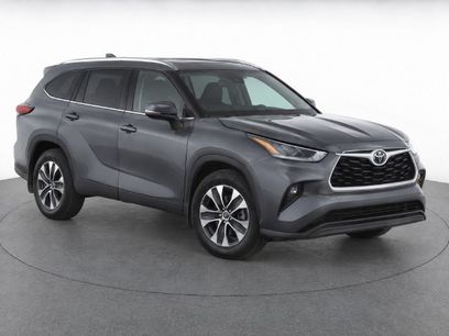 Used 2022 Toyota Highlander XLE