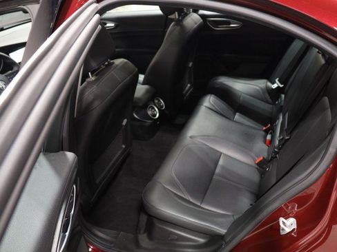 Used 2017 Alfa Romeo Giulia w/ Cold Weather Package RWD image 40