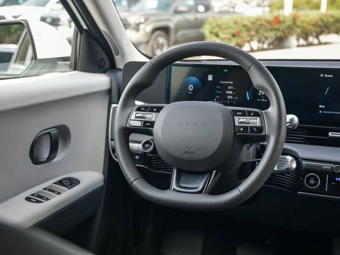 Used 2025 Hyundai Ioniq 5 SEL image 12