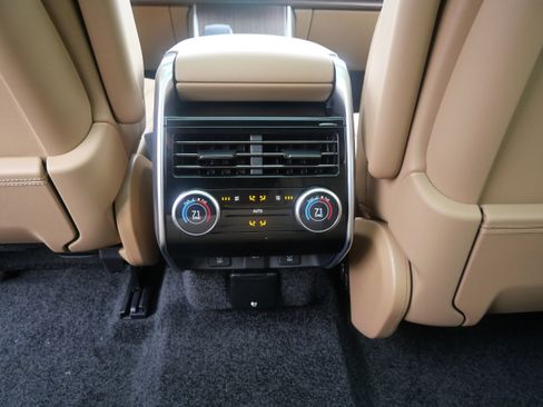 New 2026 Land Rover Range Rover Long Wheelbase SE image 7