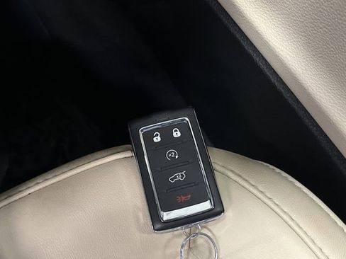 Used 2024 Jeep Grand Cherokee Limited image 29