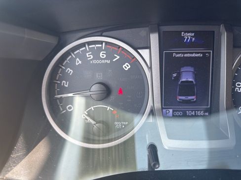 Used 2018 Toyota Tacoma SR5 image 11