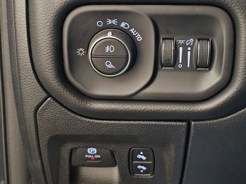 New 2026 RAM 1500 Laramie AWD/4WD image 17