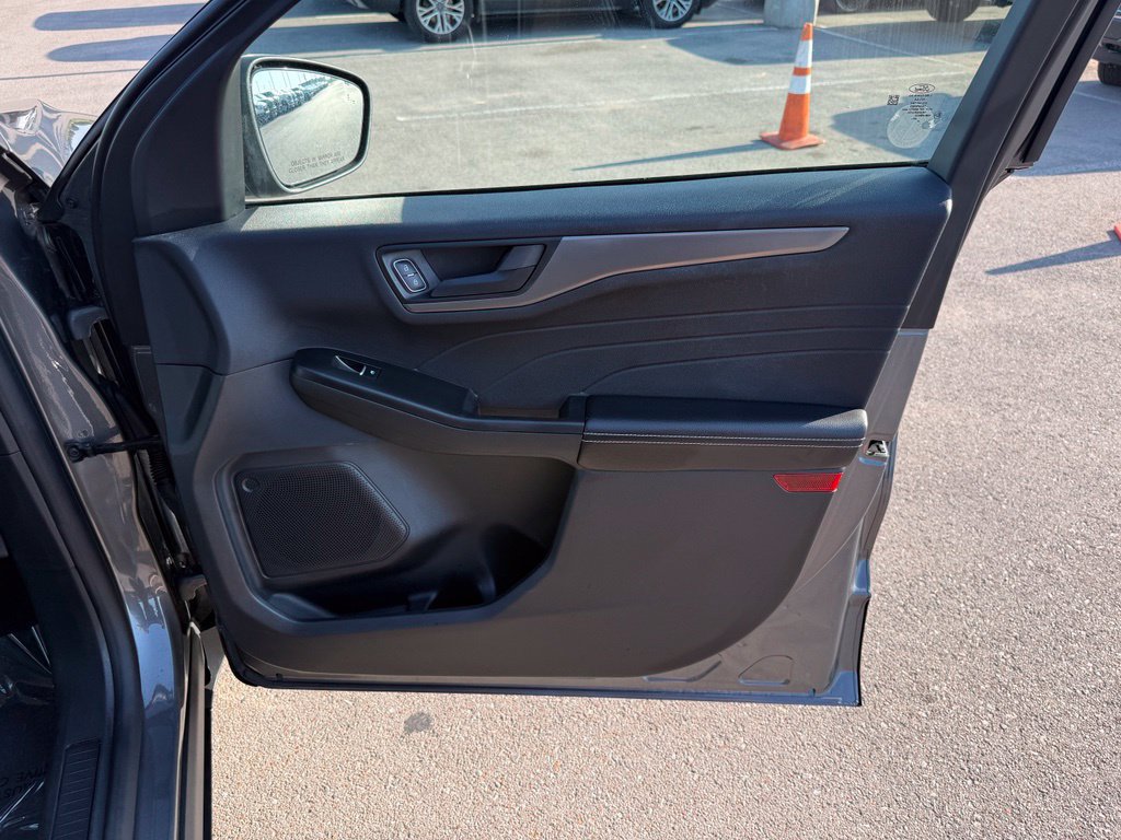 Used 2025 Ford Escape Active FWD image 18