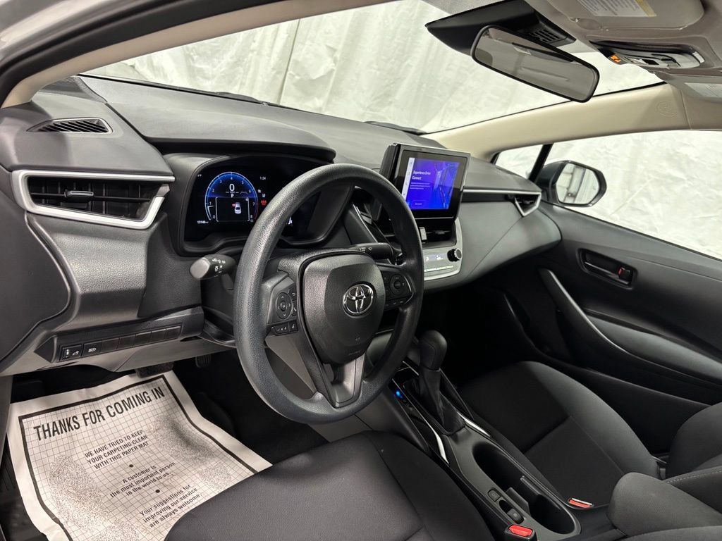 Used 2026 Toyota Corolla LE FWD image 15