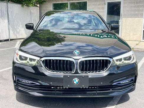 Used 2018 BMW 530i xDrive AWD/4WD image 2