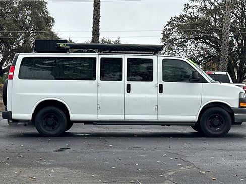 Used 2018 GMC Savana 3500 LT w/ LT Preferred Equipment Group image 4