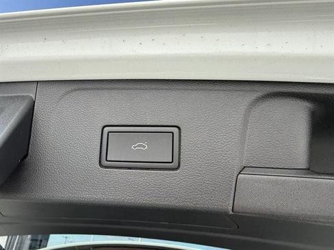 New 2025 Volkswagen Atlas SEL Premium R-Line image 35