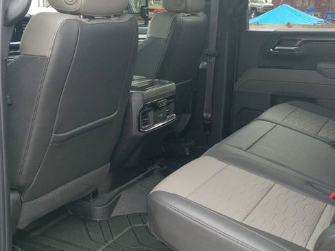 Used 2024 Chevrolet Silverado 2500 ZR2 w/ Technology Package image 17