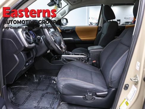 Used 2018 Toyota Tacoma SR5 AWD/4WD image 13