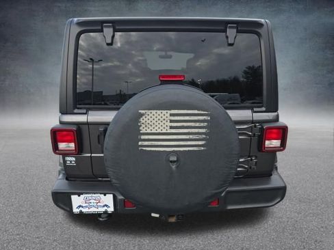 Used 2022 Jeep Wrangler Unlimited Sahara w/ Cold Weather Group image 11