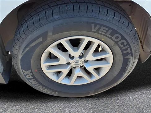 Used 2019 Nissan Frontier SV w/ Value Truck Package image 9