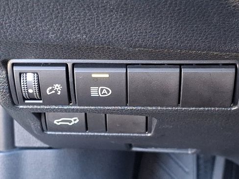 Used 2022 Toyota Corolla Cross XLE w/ Convenience Package image 25