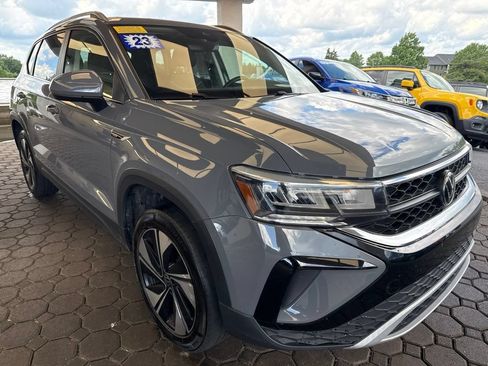 Used 2023 Volkswagen Taos SE AWD/4WD image 4