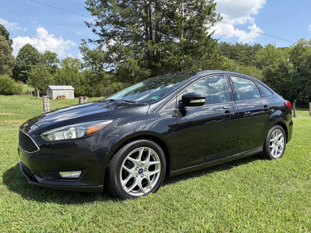 Used 2015 Ford Focus SE w/ Equipment Group 201A FWD image 1