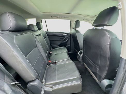 Used 2021 Volkswagen Tiguan SE FWD image 20