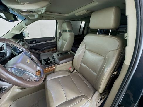 Used 2019 Chevrolet Suburban Premier image 22