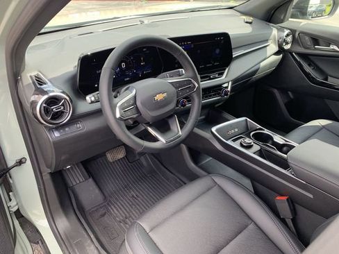 Used 2026 Chevrolet Equinox LT w/ Convenience Package II FWD image 10