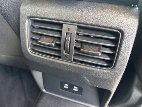 Used 2025 Nissan Rogue SV AWD/4WD image 24