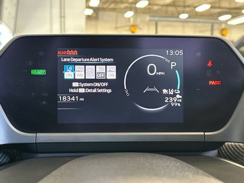 Used 2023 Toyota bZ4X FWD image 29