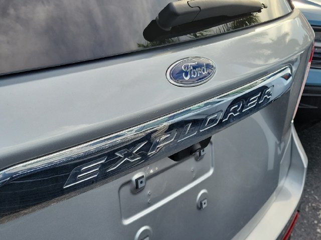 Used 2023 Ford Explorer 2WD image 5