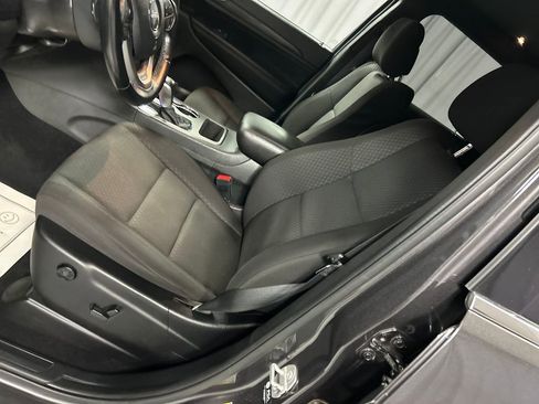 Used 2021 Jeep Grand Cherokee Laredo image 12