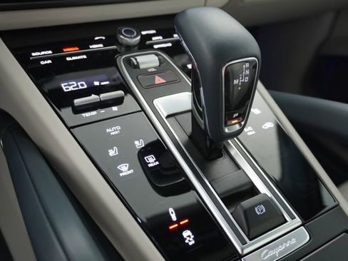 Used 2022 Porsche Cayenne Turbo image 20