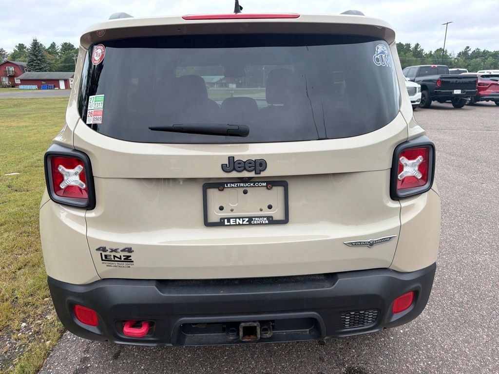 Used 2017 Jeep Renegade Trailhawk AWD/4WD image 5