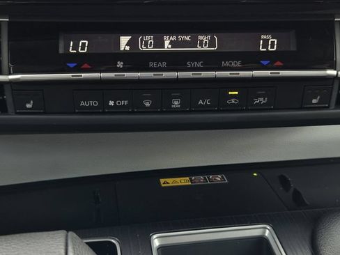 Certified 2026 Toyota Sienna XLE FWD image 17