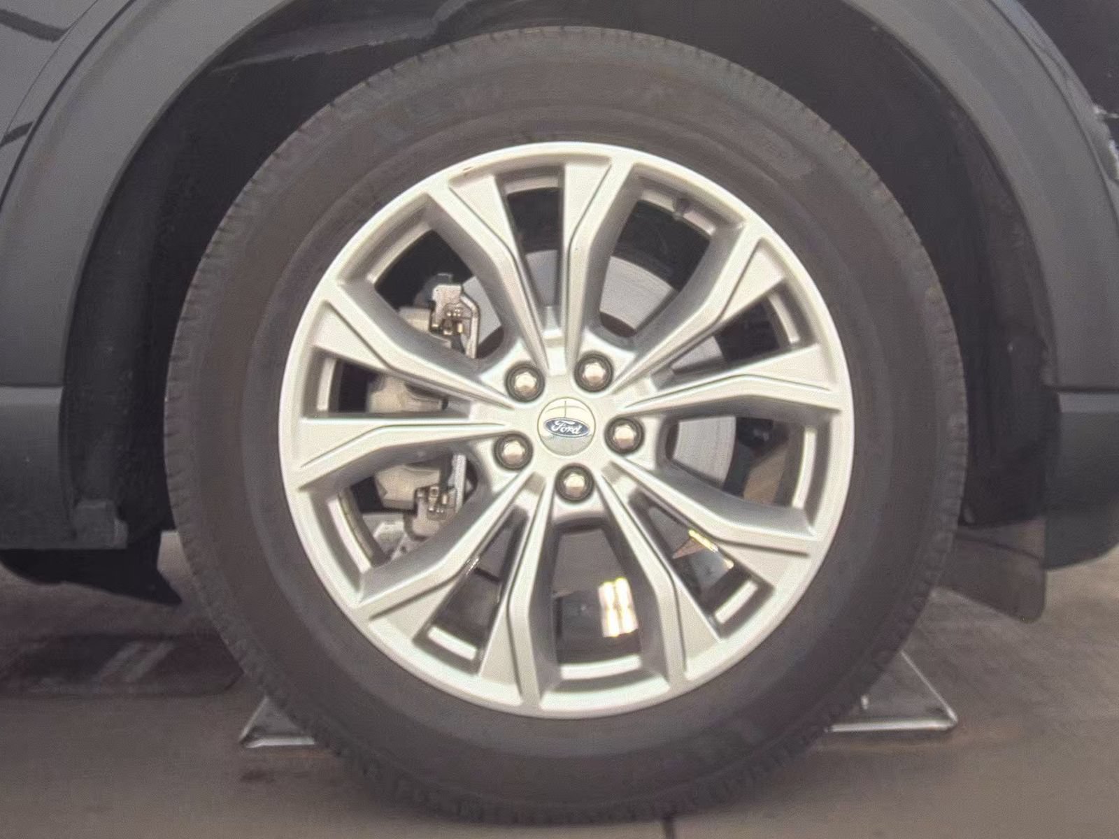 Used 2023 Ford Explorer XLT w/ Equipment Group 202A AWD/4WD image 21