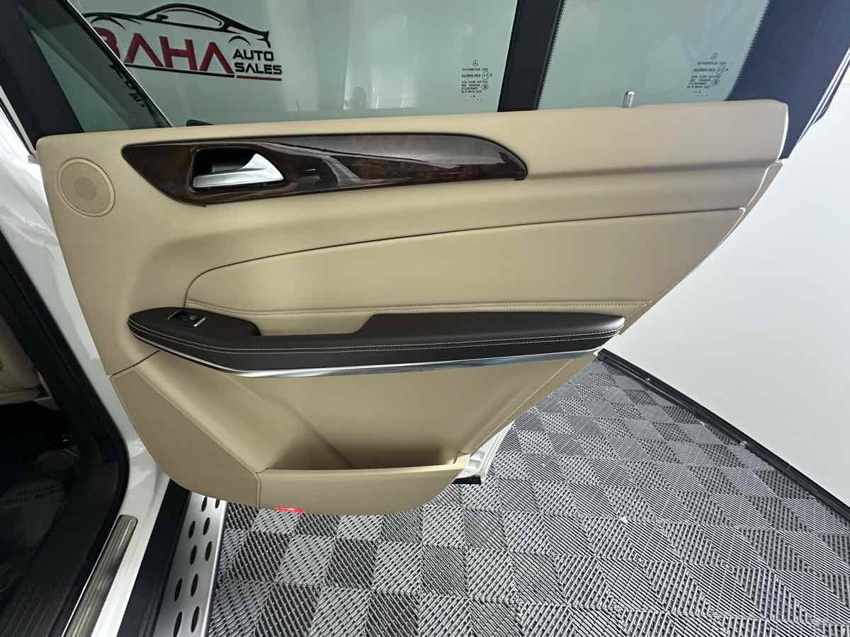 Used 2019 Mercedes-Benz GLS 550 4MATIC w/ Driver Assistance Package image 18