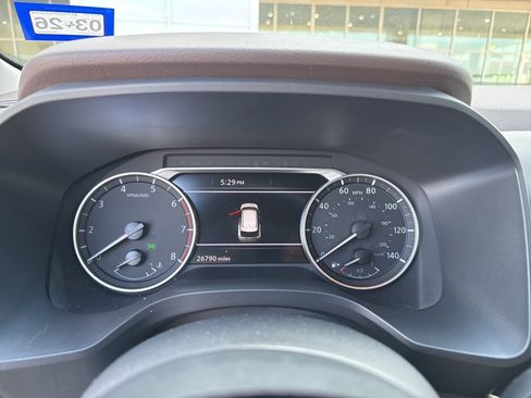 Used 2023 Nissan Rogue SV w/ SV Premium B Package image 3