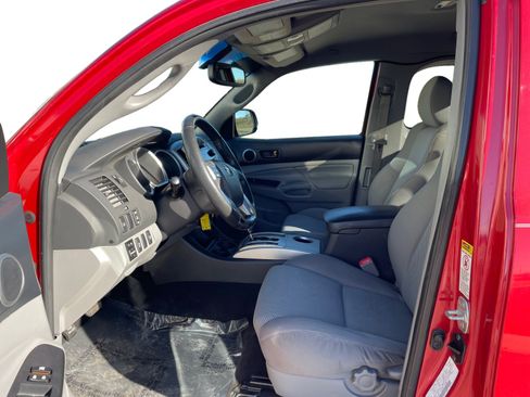 Used 2012 Toyota Tacoma 4x4 Access Cab V6 image 2