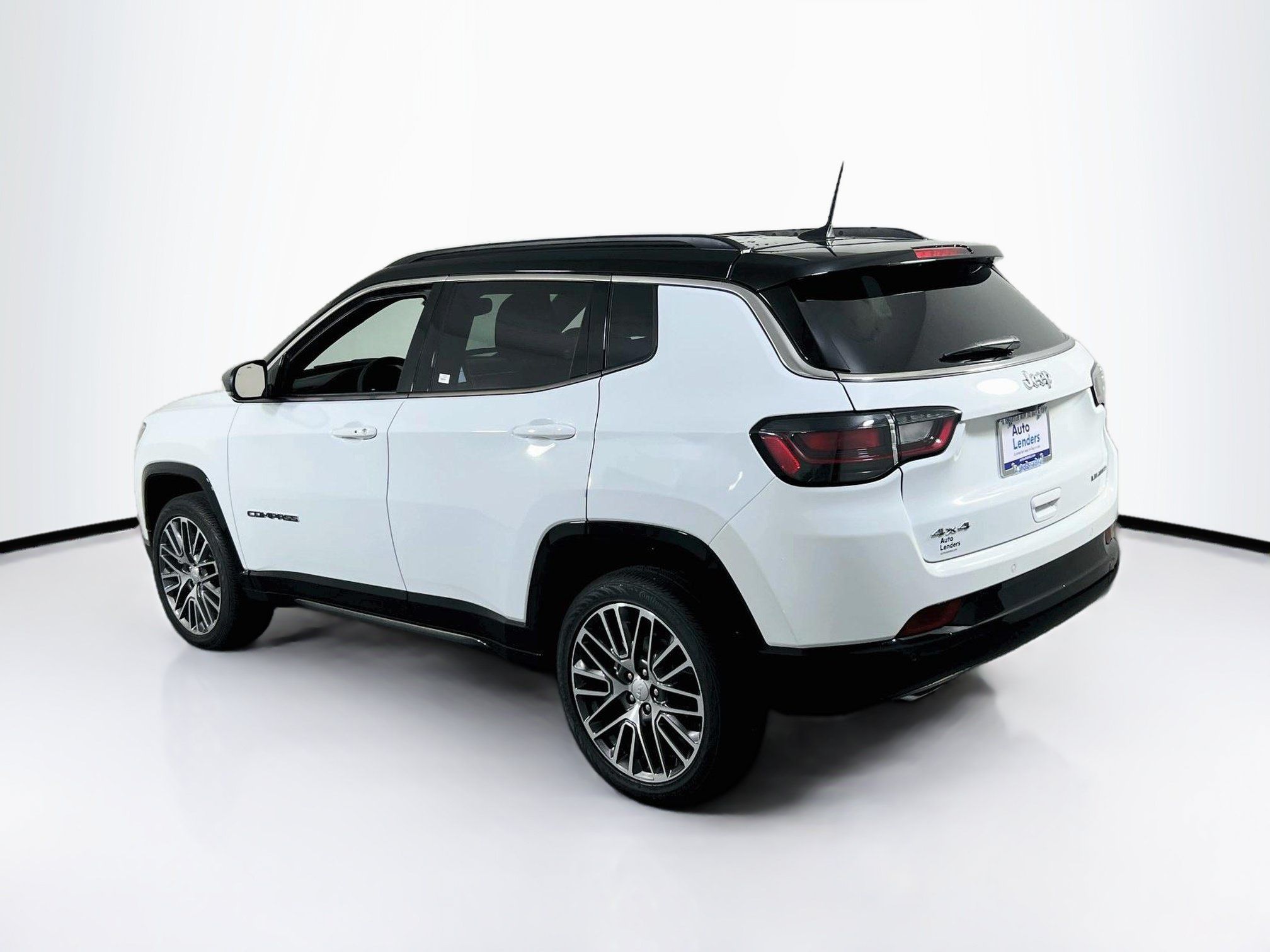 Used 2023 Jeep Compass Limited w/ Elite Group AWD/4WD image 7
