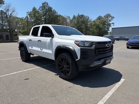 Used 2024 Chevrolet Colorado Trail Boss w/ Advanced Trailering Package AWD/4WD image 4