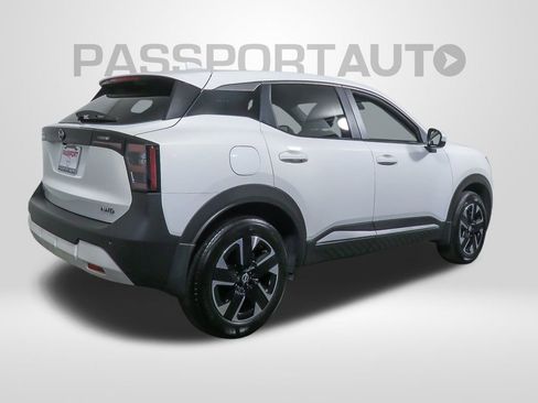 Certified 2025 Nissan Kicks SV w/ Charging Package image 9