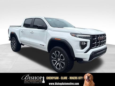 Used 2023 GMC Canyon AT4 w/ Canyon Safety Plus Package AWD/4WD image 13